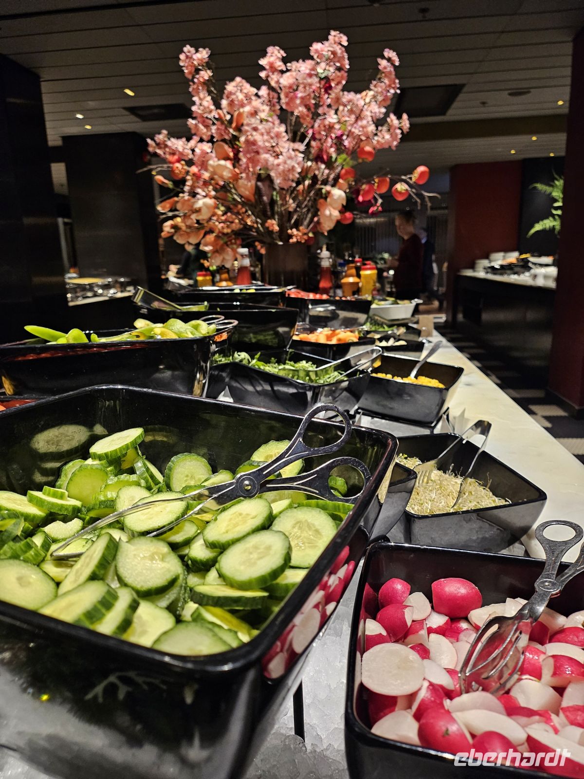 riesiges Frühstücksbuffet