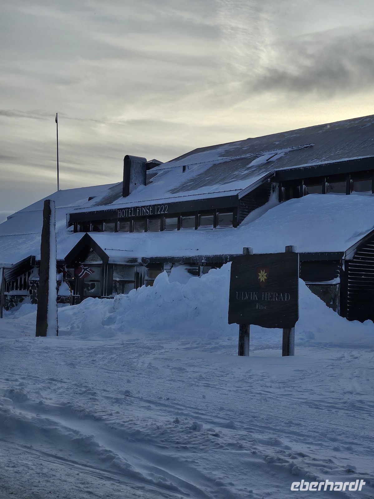 eingeschneite Häuser