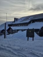 eingeschneite Häuser