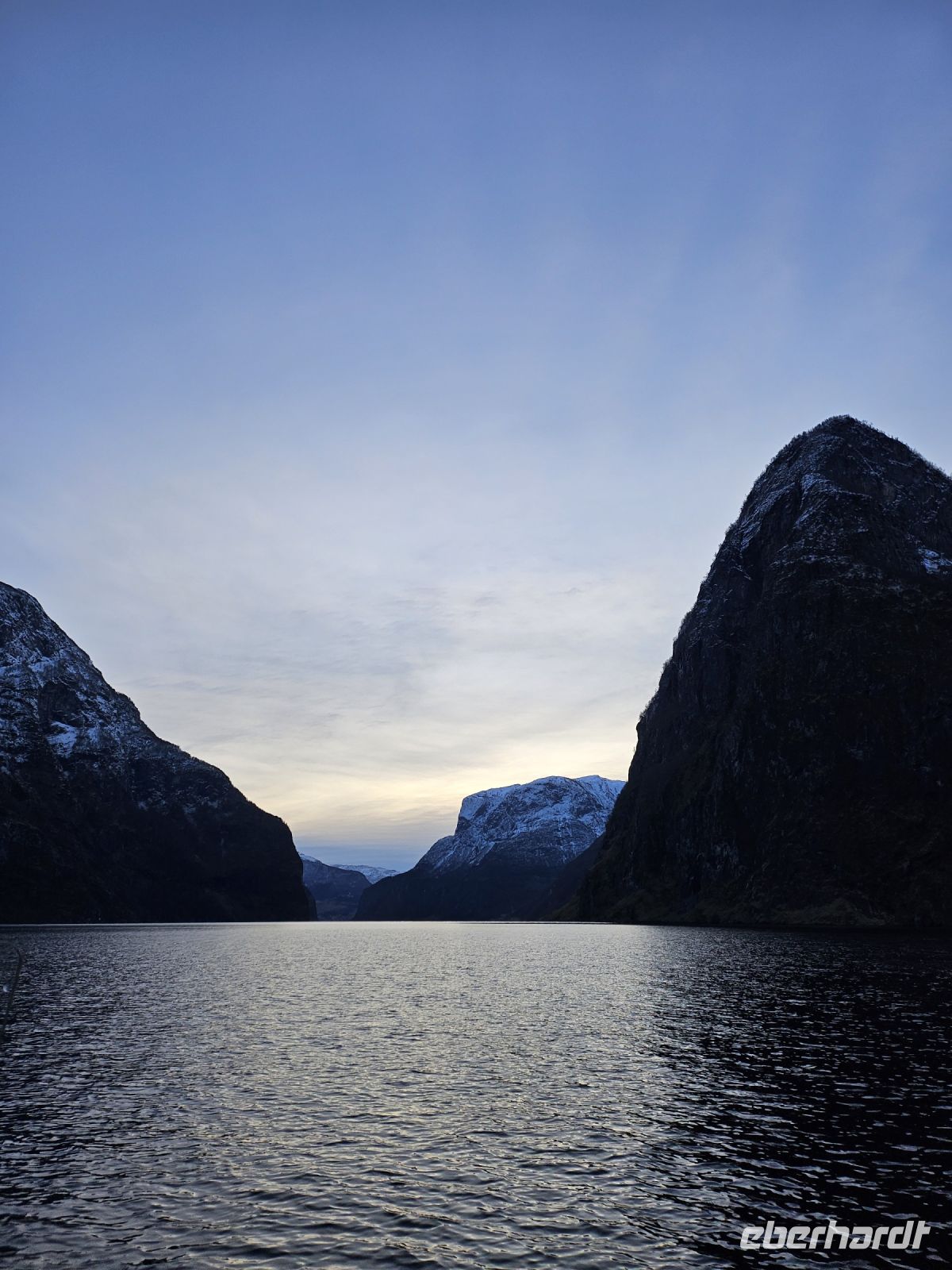 Sonnenaufgang im Auerlandsfjord