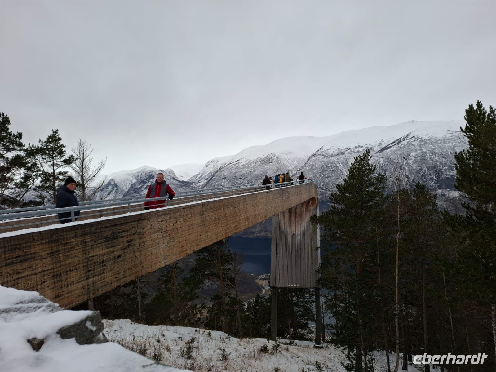 Stegasteinen mit gutem Blick über den Fjord
