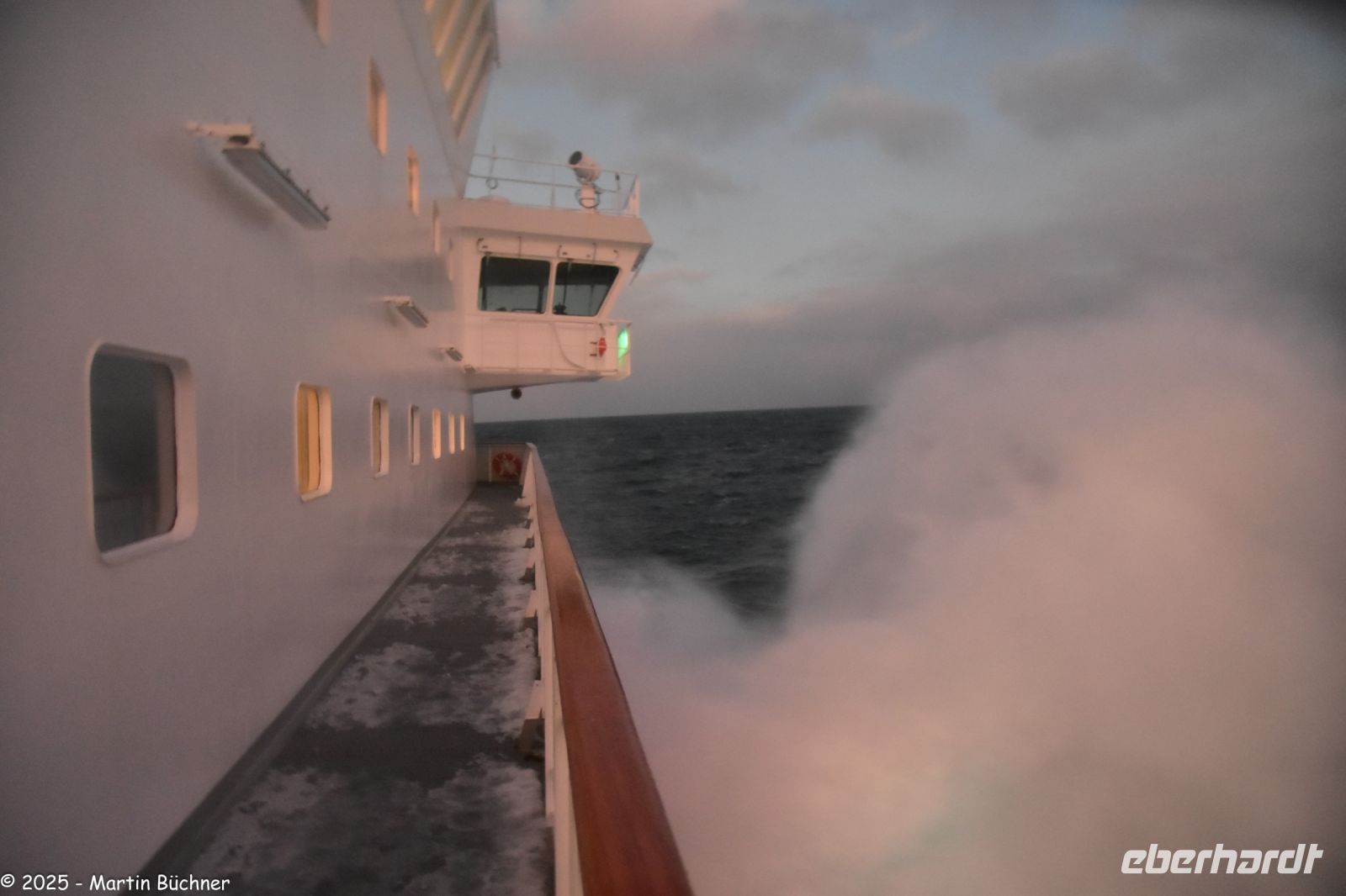 Hurtigruten MS Kong Harald plötzlich im Sturm