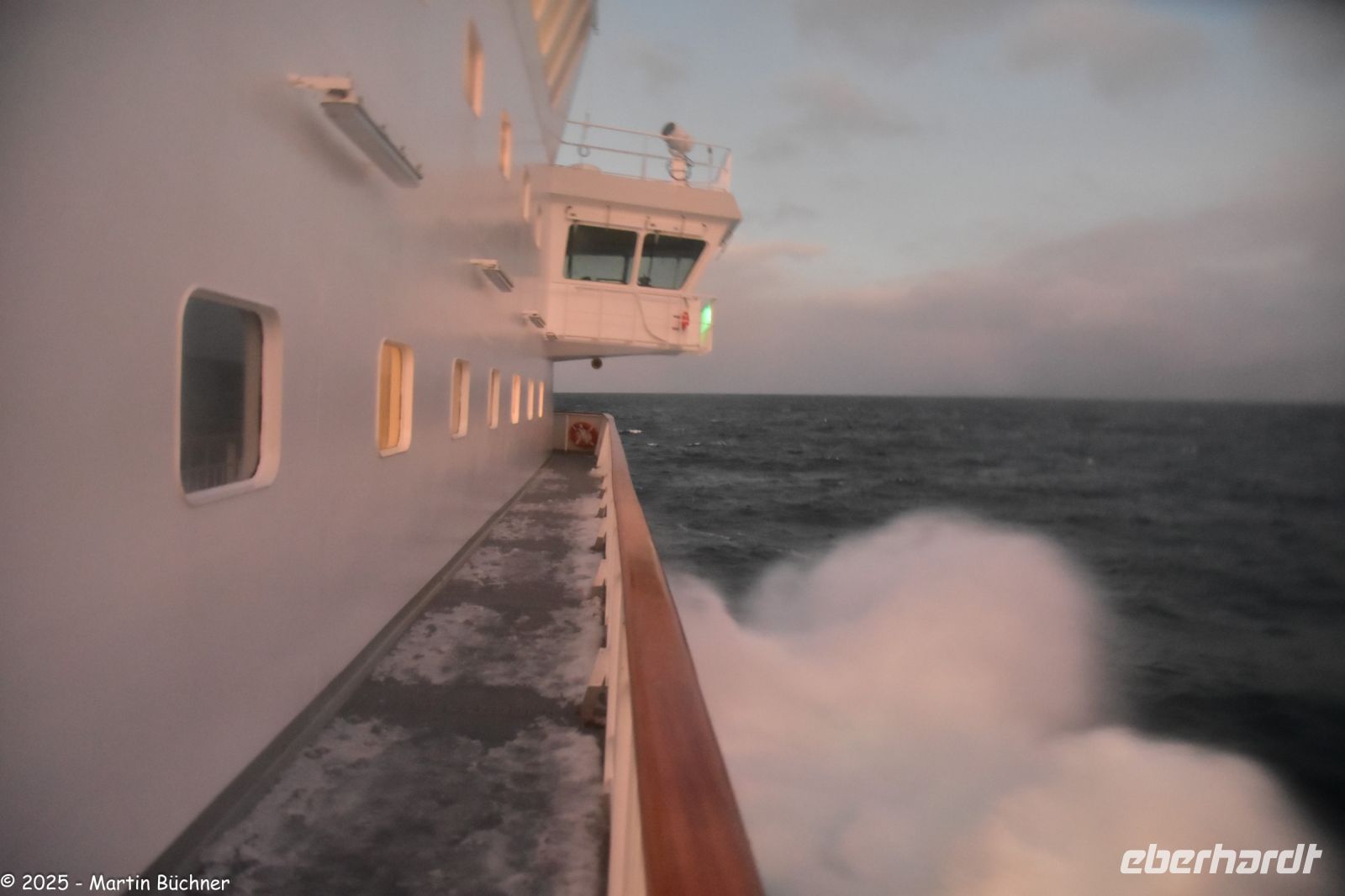 Hurtigruten MS Kong Harald plötzlich im Sturm