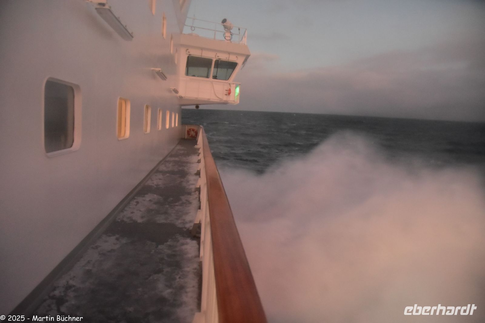 Hurtigruten MS Kong Harald plötzlich im Sturm