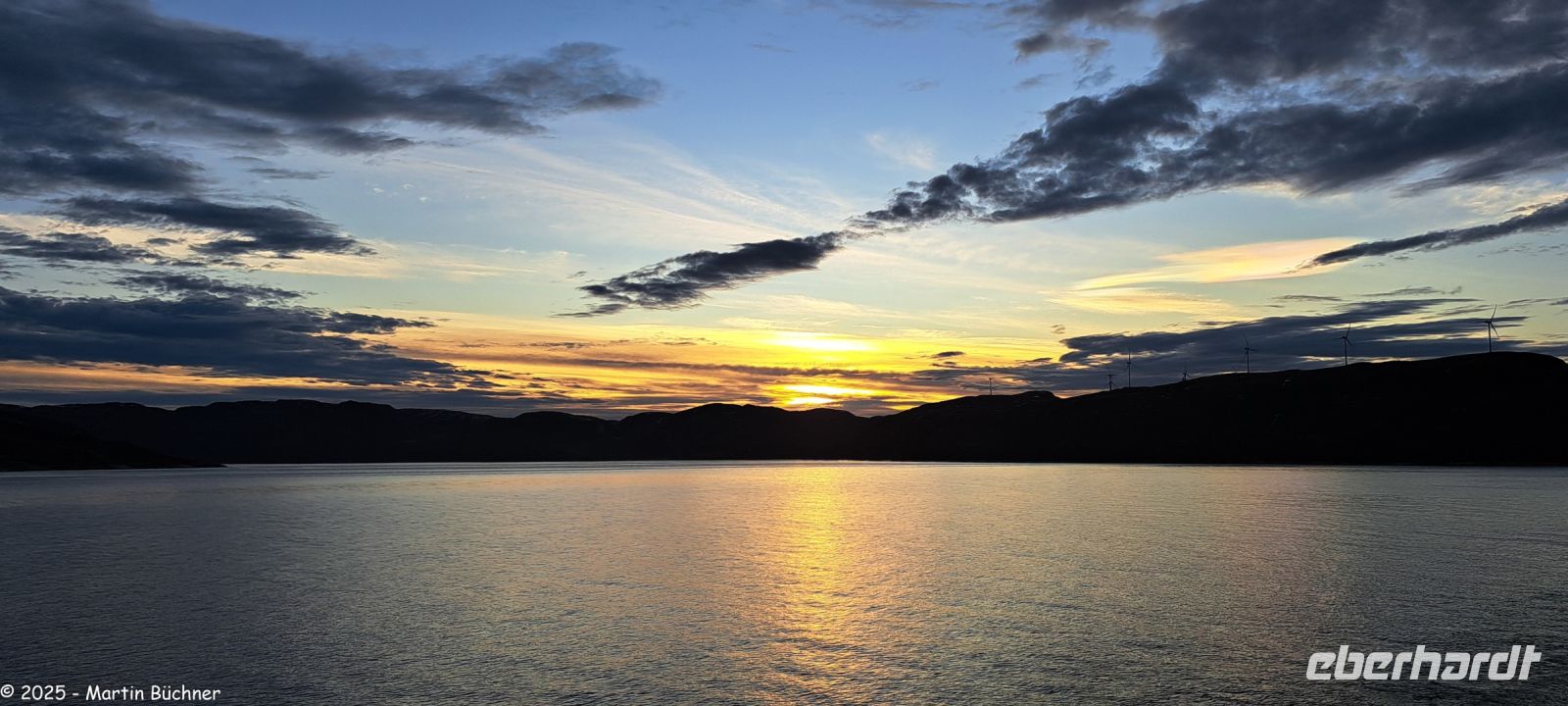 Unter Höchstgeschwindigkeit ist es gelungen nach Trøndelag durchzukommen und dem Orkan vorerst zu entkommen...