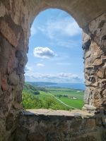Blick von der Burgruine Brahehus zum Vätternsee