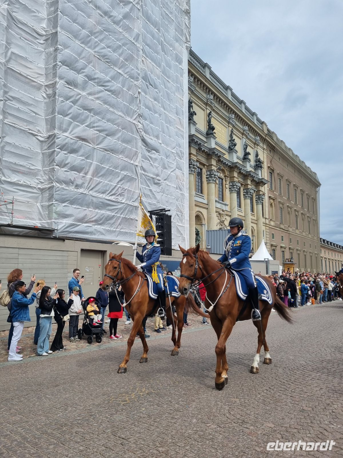 Stockholm - Wachablösung am Königlichen Schloss zum Nationalfeiertag am 6. Juni...