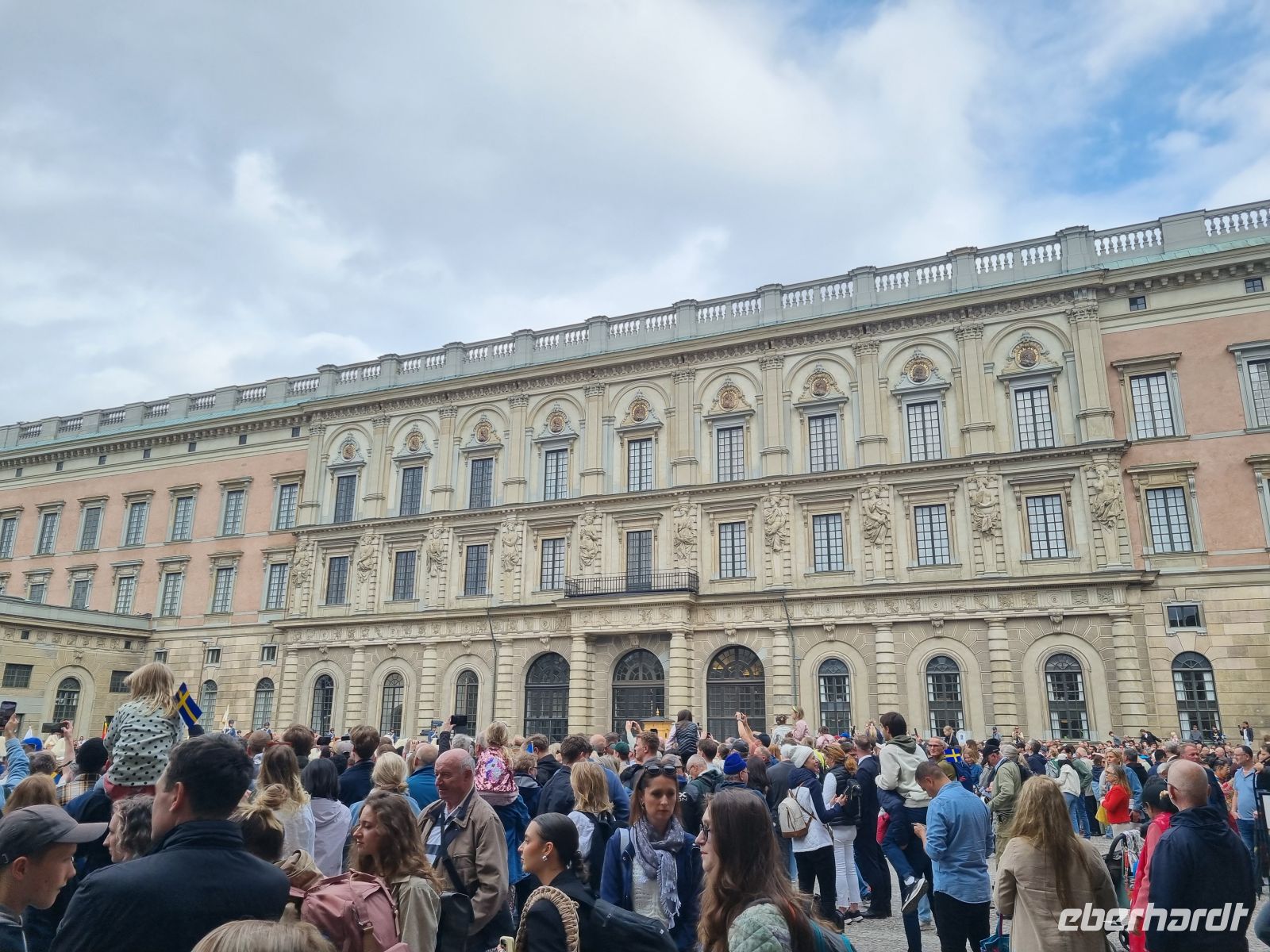 Stockholm - Wachablösung am Königlichen Schloss zum Nationalfeiertag am 6. Juni...