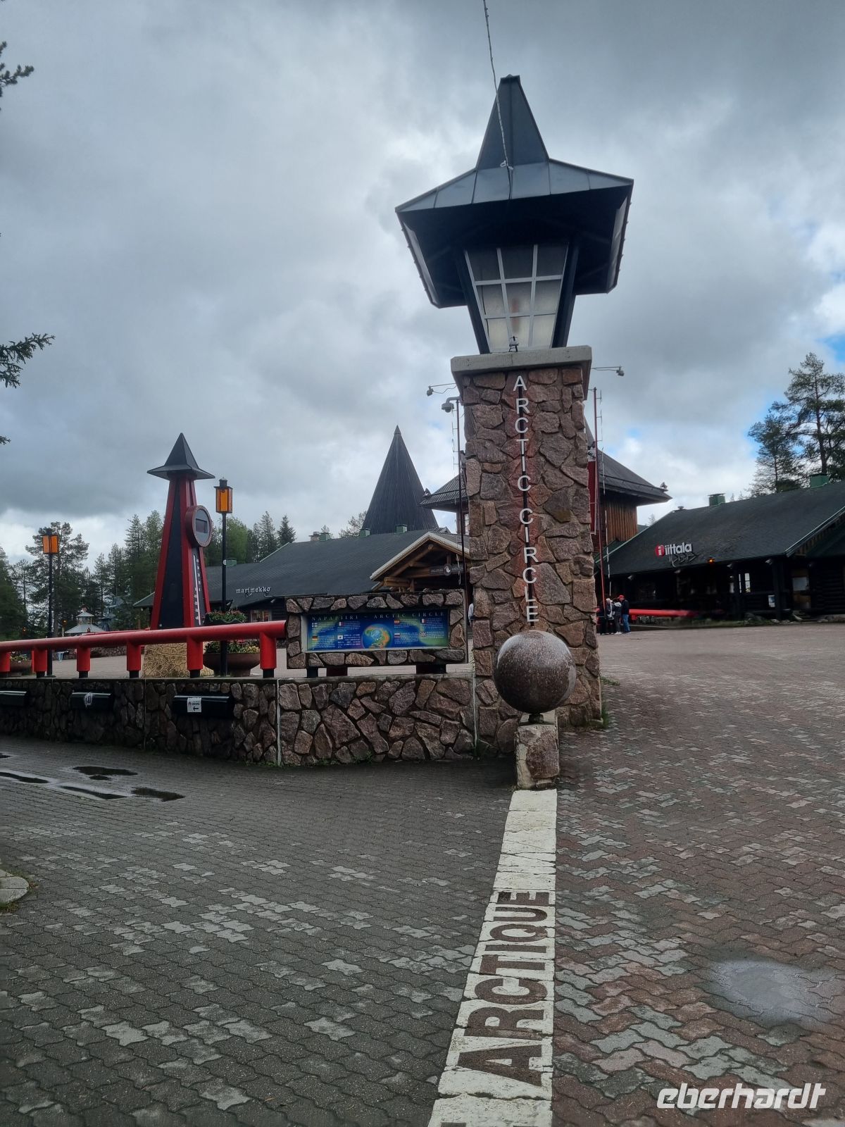 Rovaniemi - Weihnachtsmanndorf Santa Claus Village (Überquerung des Nördlichen Polarkreises)