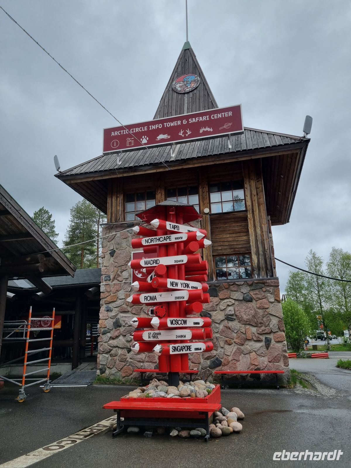Rovaniemi - Weihnachtsmanndorf Santa Claus Village (Überquerung des Nördlichen Polarkreises)