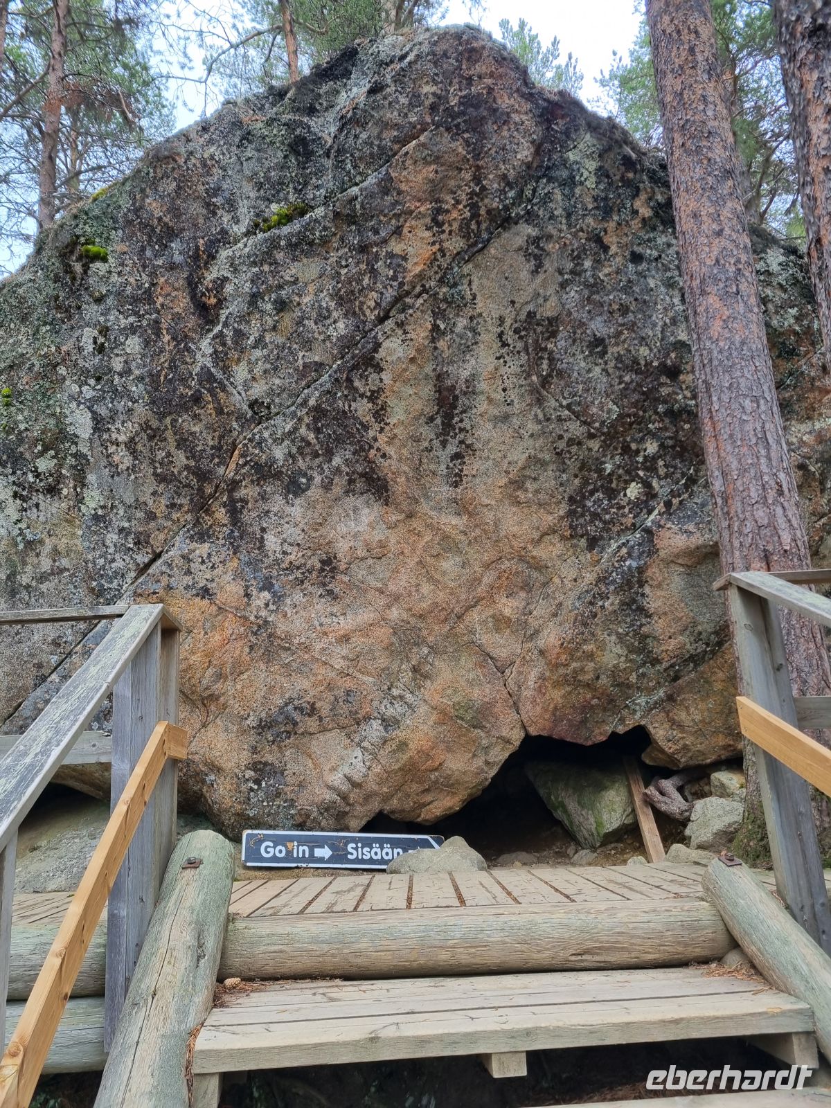 Karhunpesäkivi (Bärenhöhle bei Inari)