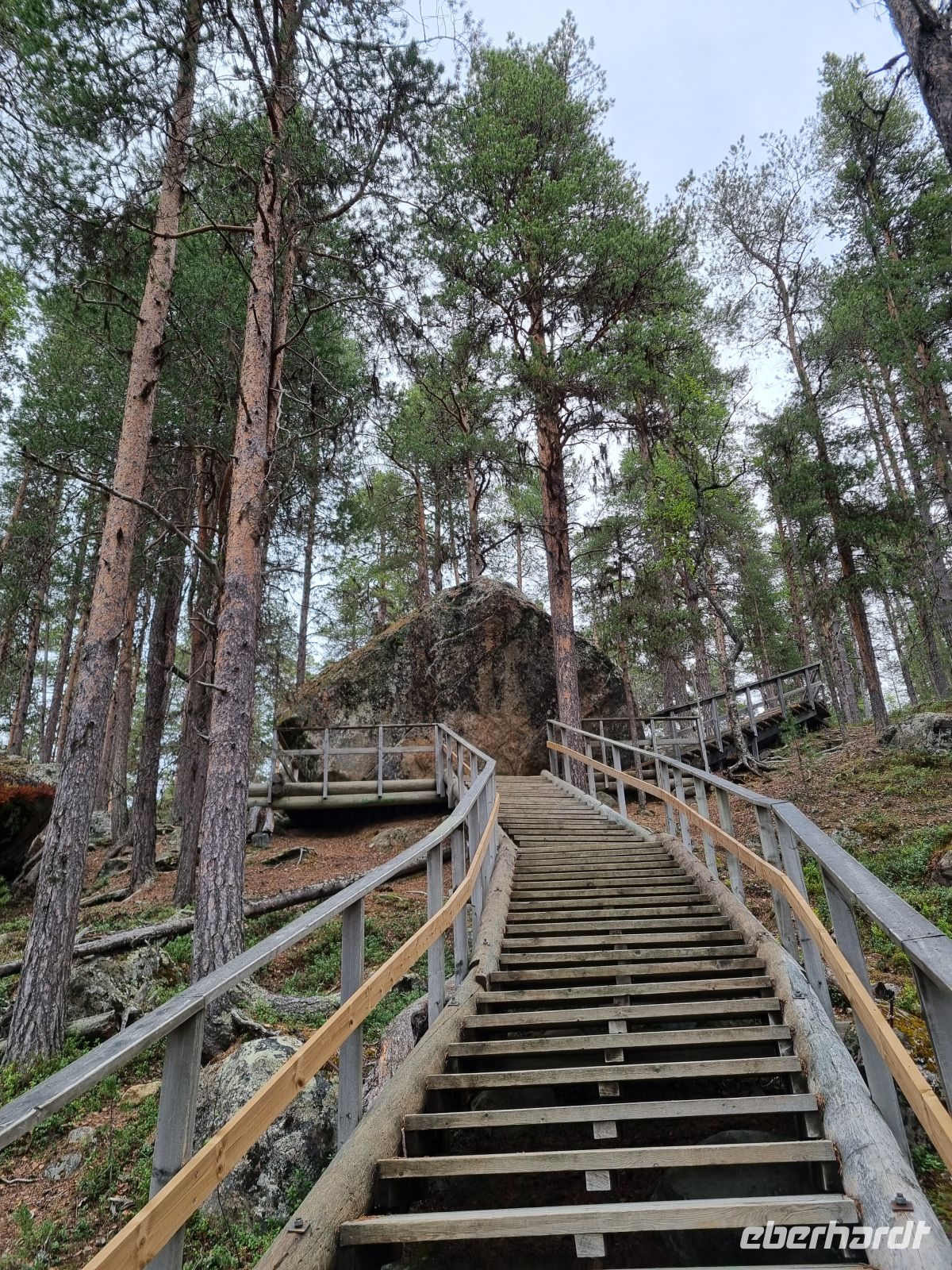 Karhunpesäkivi (Bärenhöhlenstein bei Inari)