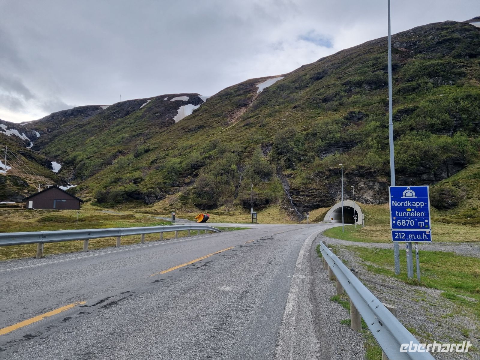 Porsanger-Halbinsel - Einfahrt in den Nordkaptunnel