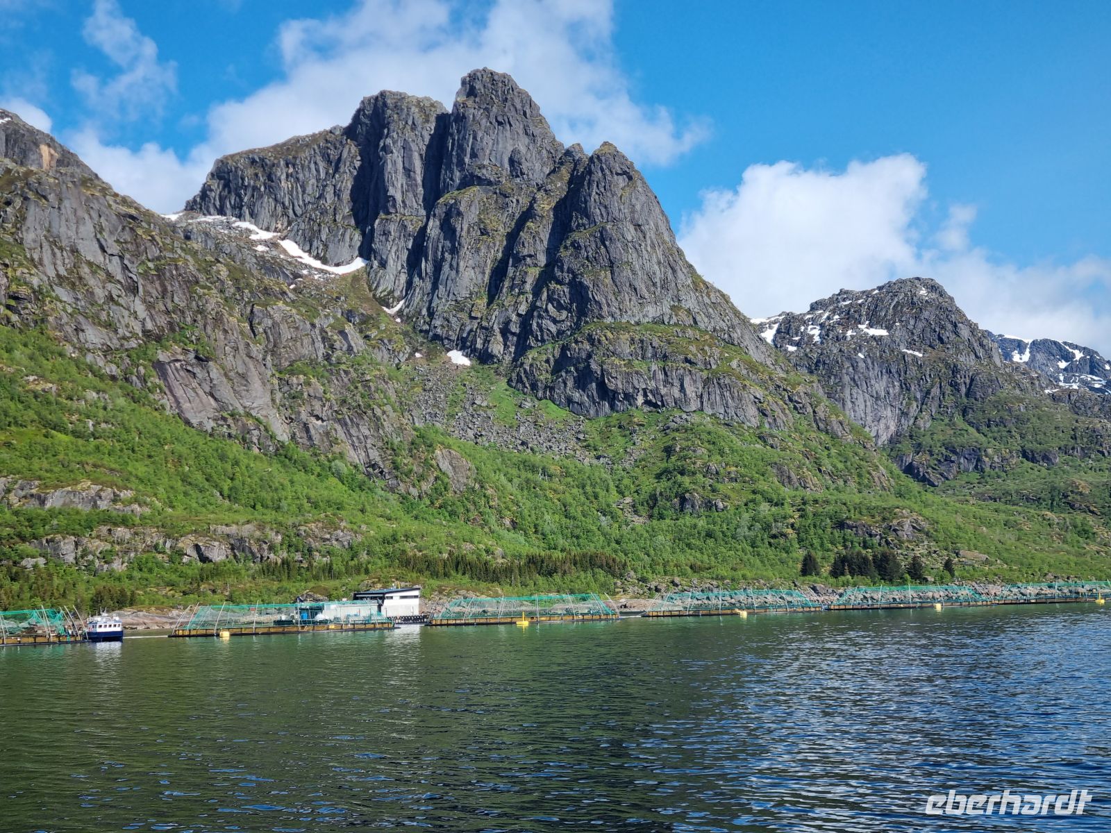 Lofoten - Schifffahrt zum Trollfjord... (Fischfarm)