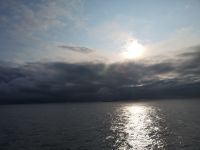 Die Sonne kämpft sich durch die Wolken..