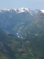Ein Blick auf Geirangerfjord aus 1500 m Höhe....