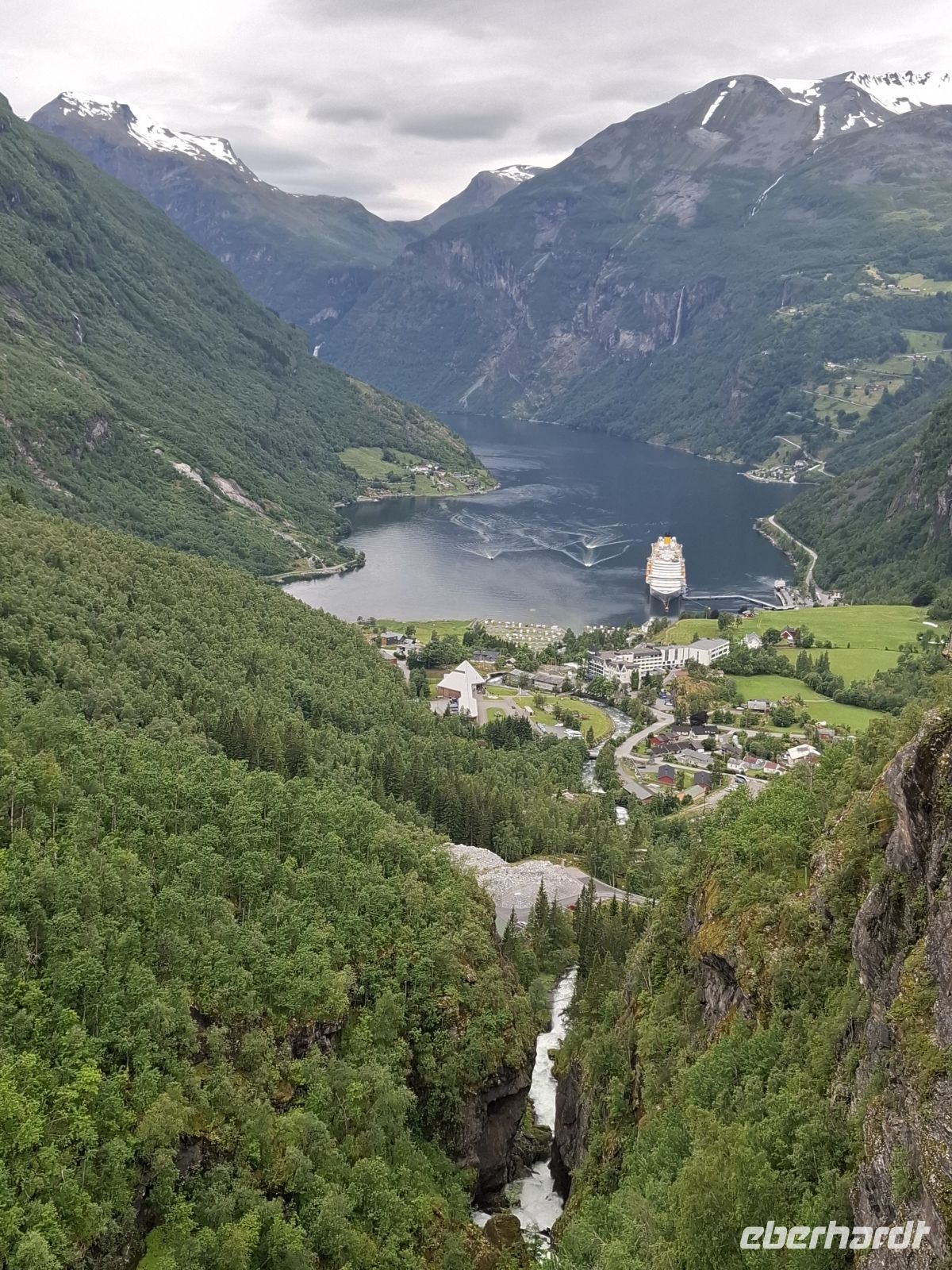 Blick auf Geiranger von oben