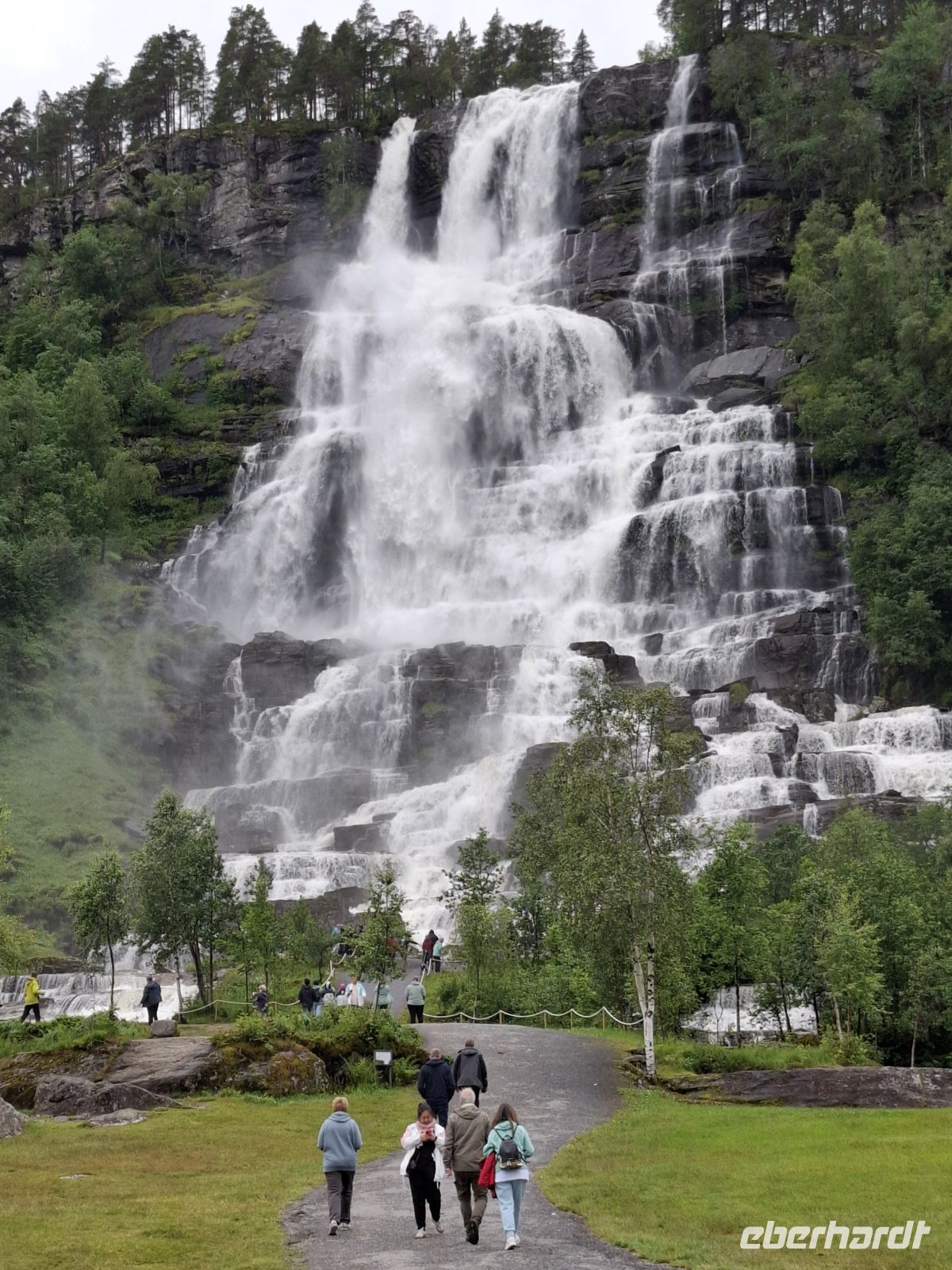 Tvindefoss, einer der schönsten Wasserfälle