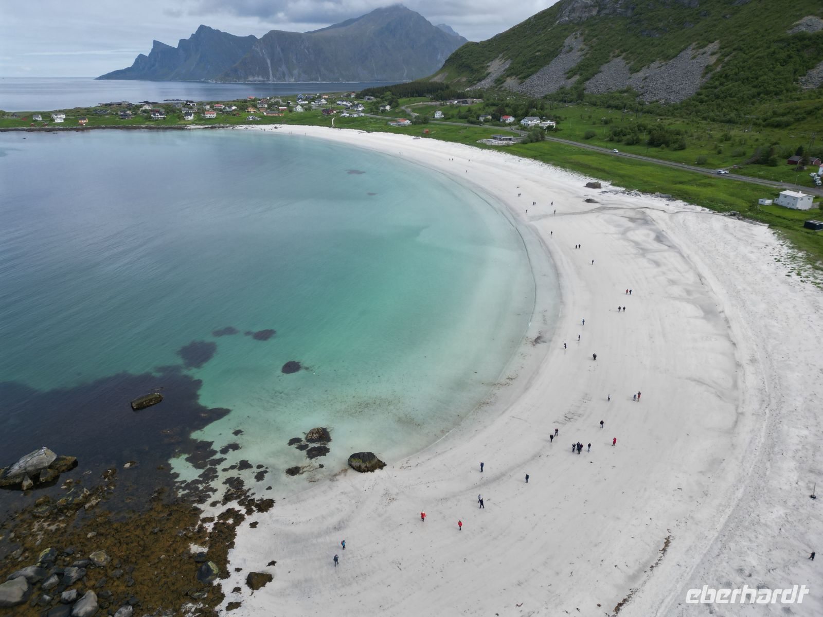 Rundfahrt auf den Lofoten - Strand von „Remberg“ 