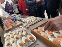 Lachsverkostung auf dem Schiff