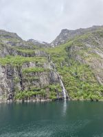 Wir fahren in den Trollfjord hinein