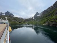 Wir fahren in den Trollfjord hinein
