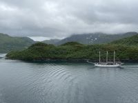 Wir durchfahren die Meeresenge Raftsundet 