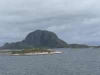 Weiterfahrt von Brønnøysund - vorbei am Torghatten Fels 