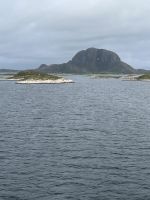 Weiterfahrt von Brønnøysund - vorbei am Torghatten Fels 