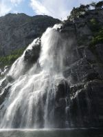 Eine Schönheit von einem Wasserfall - Lysefjord
