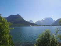 Am Romsdalsfjord...