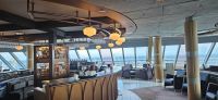 MS Trollfjord,  Bar auf Deck 8