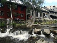 Mitten in Lillehammer... - die Bars am Wasser