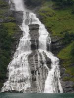 Die Flasche des Freiers voll in Sicht 