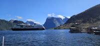 MS Trollfjord,  im Hjudorfjorden