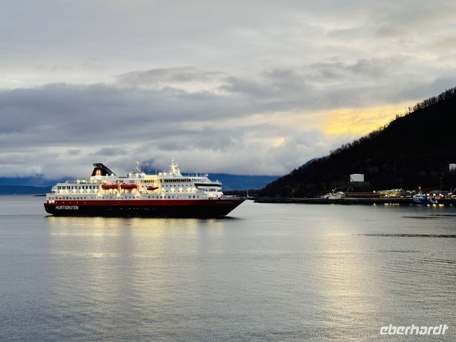 Tag 5 - Treffen mit der MS Richard With