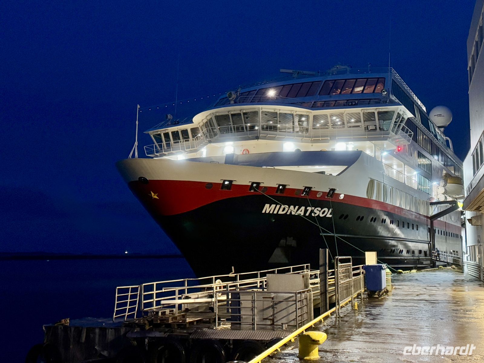 Tag 10 - Die MS Midnatsol im Hafen von Brønnøysund 
