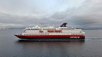 Hurtigruten-Kreuzfahrt // MS Polarlys trifft MS Nordnorge