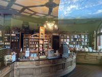 Ålesund - Blick in die Apotheke 