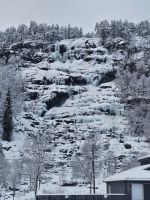 Tvindefossen entlang der Strecke
