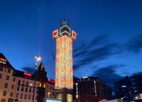 erleuchtet zurück am Hotel