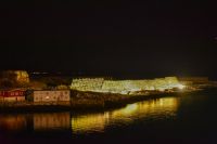 Svolvær - Hauptort der Lofoten - Trockengestelle des Stockfisch