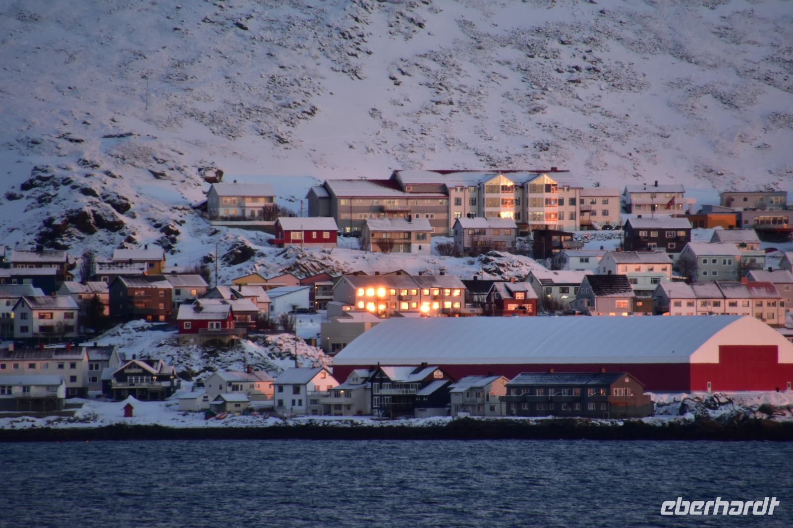 Honningsvåg - die Sonne kommt den 2. Tag nach der Polarnacht über den Horizont