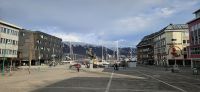 Tromsö Marktplatz mit Denkmal für unbekannten Walfängern &ndash; &copy; Ria Heilmann (Eberhardt TRAVEL)