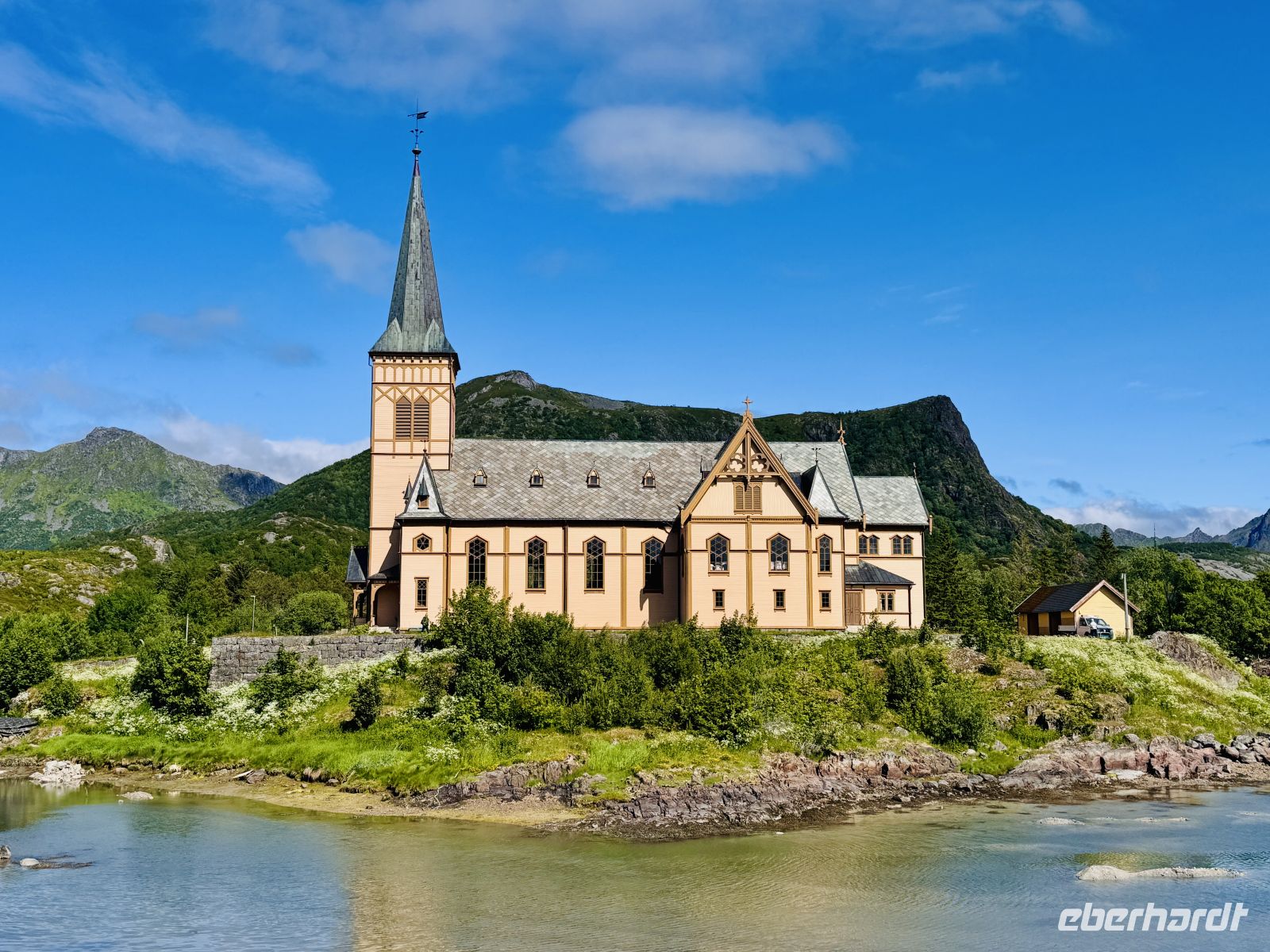 9. Tag - Lofotenkathedrale, Kabelvåg  &ndash; &copy;  (Eberhardt TRAVEL)