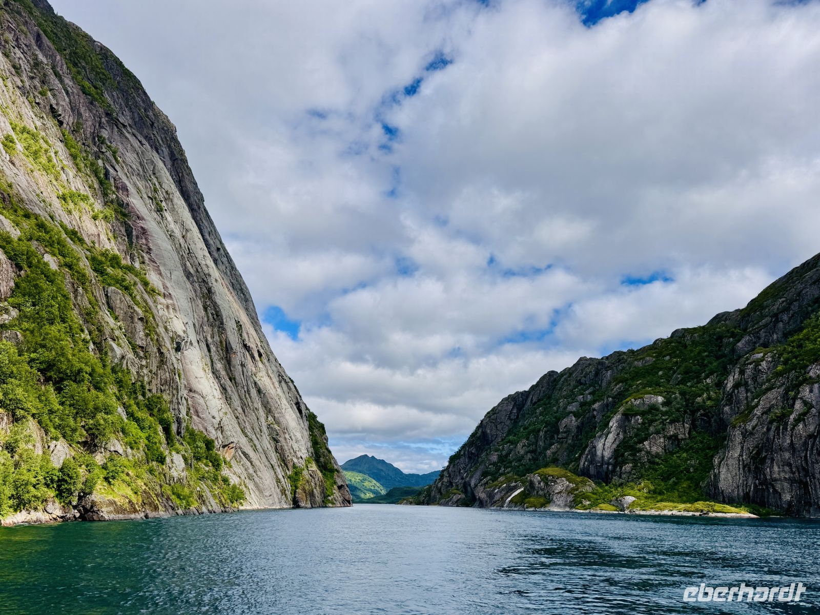 9. Tag - Fahrt in den Trollfjord &ndash; &copy;  (Eberhardt TRAVEL)