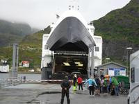 136 Lofoten - gleich fÃ€hrt der Bus ins FÃ€hrschiff
