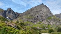 336 Lofoten, die Berge der Flakstad-Bucht