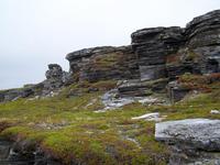 Schiefergestein am Porsangenfjord