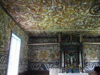 Stordalkirche mit Rosenmalerei